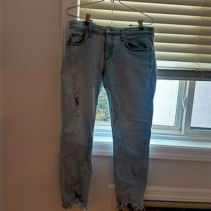 Gently used Rag & bone jeans. Size 29. End of summer 2023 model.